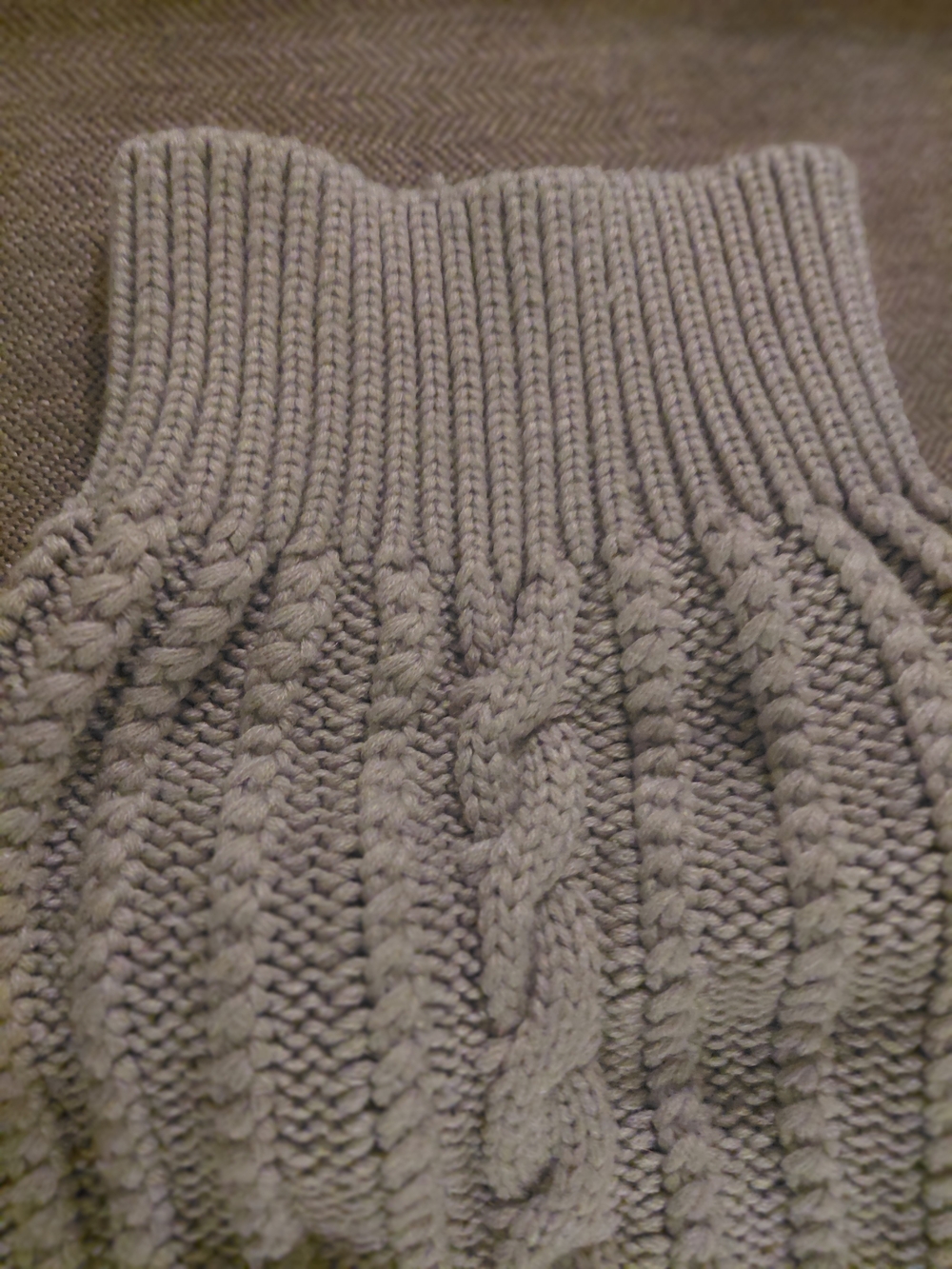 Cable Knit Turtleneck Ugg Dog Sweater - Light Gray - Picture 6 of 6